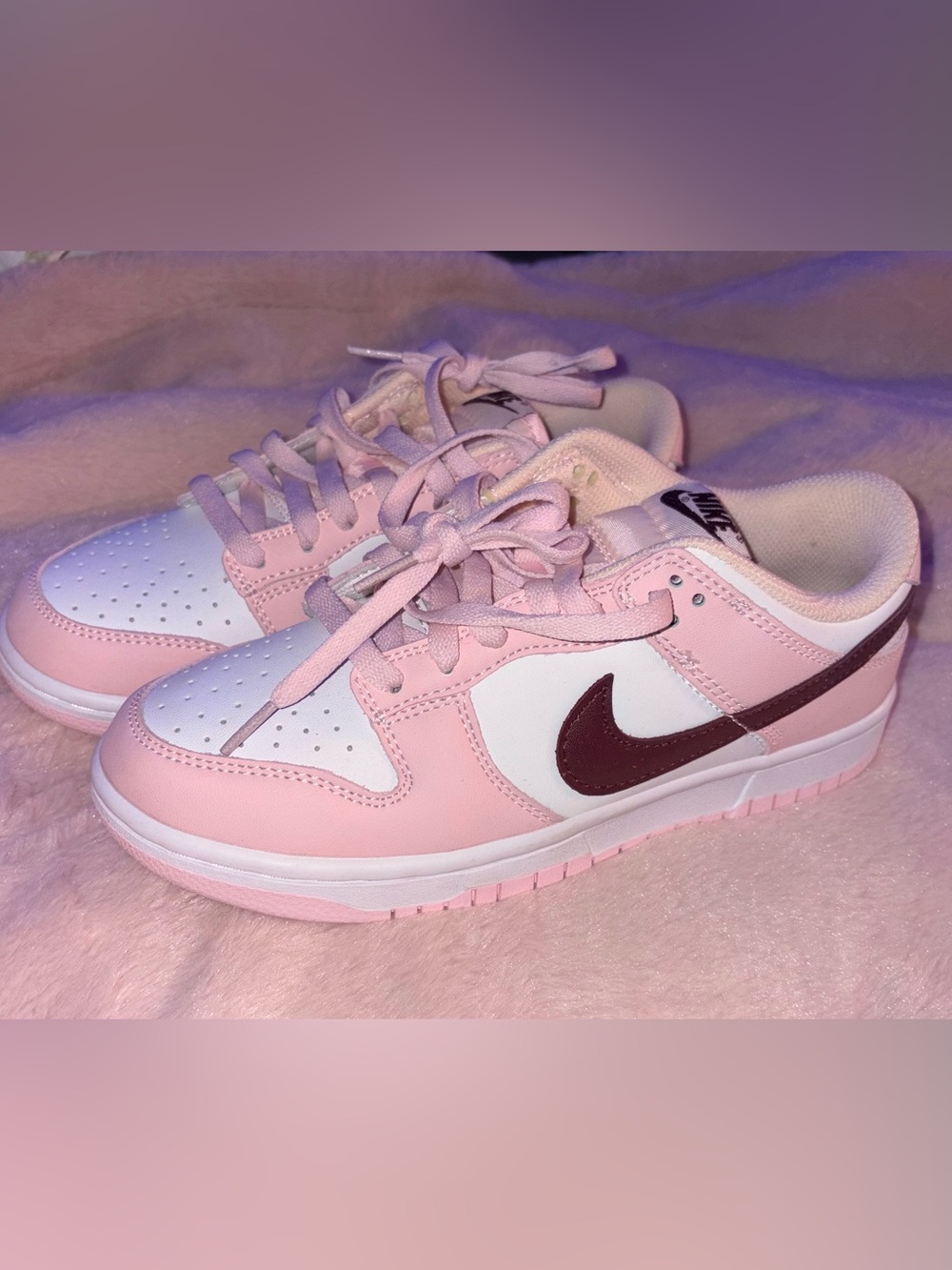 Nike Dunk Low (pink foam)
Size 8